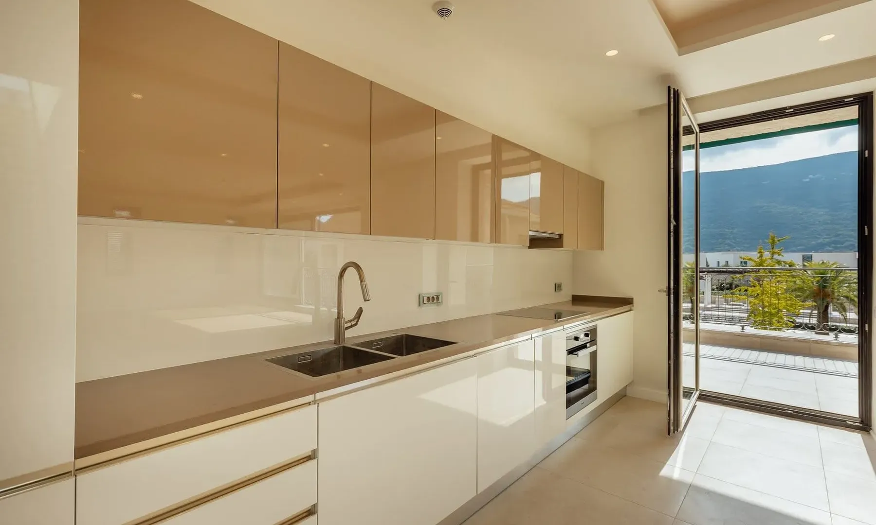 Prodaja, kuća, 325m², Portonovi, Herceg Novi