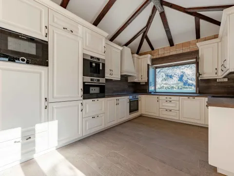 Prodaja, kuća, 130m², Muo, Kotor - image 13