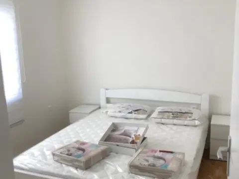 Izdavanje, dvosoban stan, 77m², Momišići, Podgorica - image 4