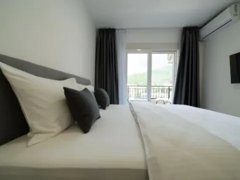 Izdavanje, dvosoban stan, 109m², Budva, Crna Gora - image 2