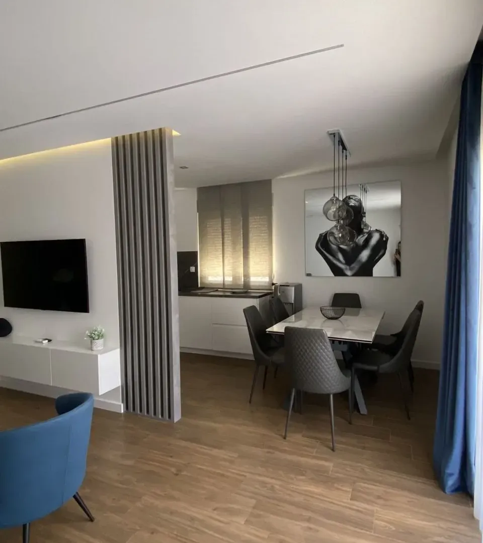 Izdavanje, dvosoban stan, 67m², Bečići, Budva