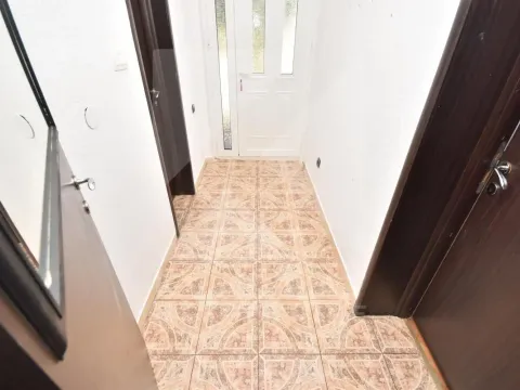 Izdavanje, dvosoban stan, 70m², Gornja Gorica, Podgorica - image 9