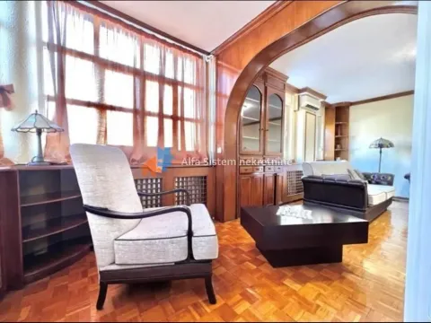 Rent, four bedroom apartment, 118m², Kalenić Pijaca, Vračar Sve Podlokacije - image 5