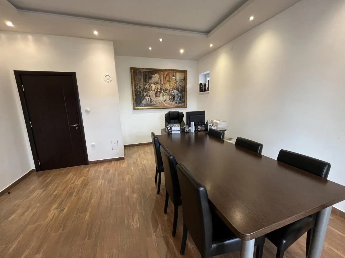 Sale, house, 402m², Adice, Novi Sad Sve Podlokacije