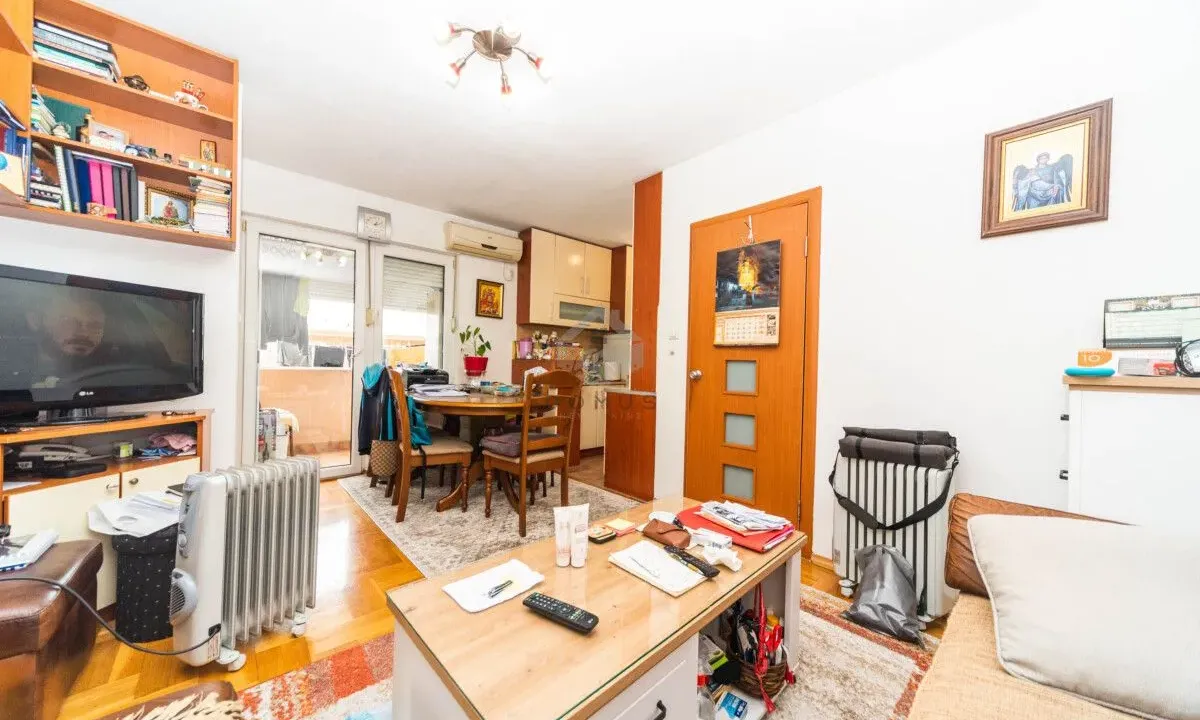 Prodaja, dvosoban stan, 50m², Blok 9, Podgorica