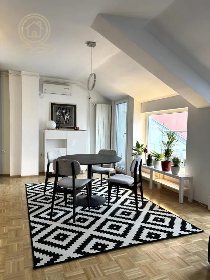 Izdavanje, dvosoban stan, 54m², Centar, Novi Sad