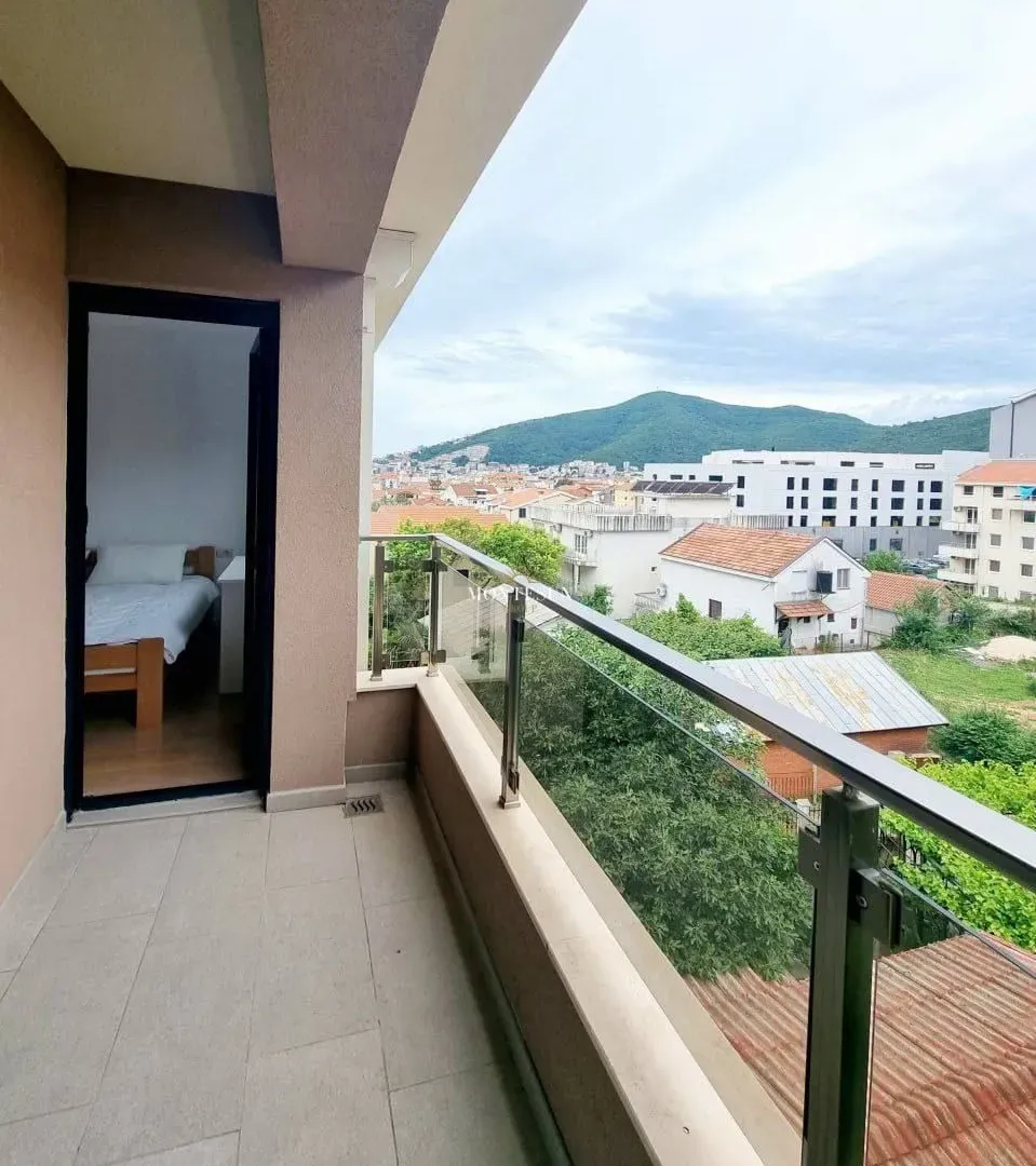 Rent, two bedroom apartment, 54m², Centar, Budva