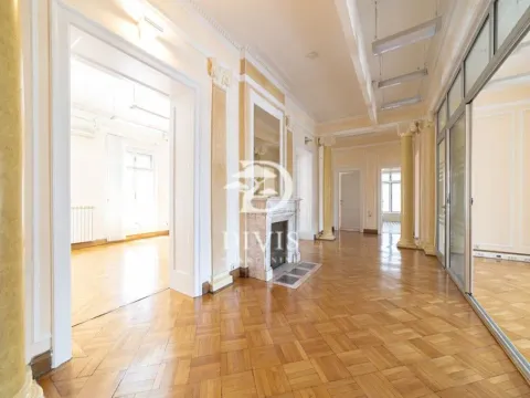 Izdavanje, poslovni prostor, 255m², Vračar Centar, Vračar Sve Podlokacije - image 11