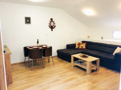 Izdavanje, jednosoban stan, 45m², Muo, Kotor - image 10