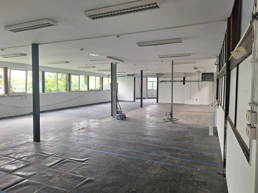 Rent, office space, 700m², Zemun Sve Podlokacije, Beograd