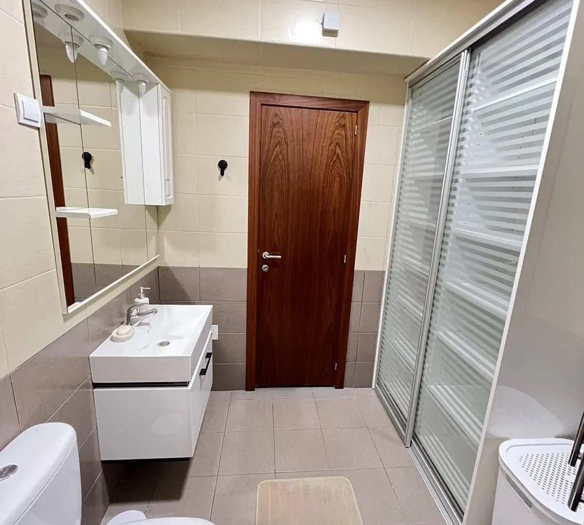 Izdavanje, jednosoban stan, 71m², Stari Aerodrom, Podgorica