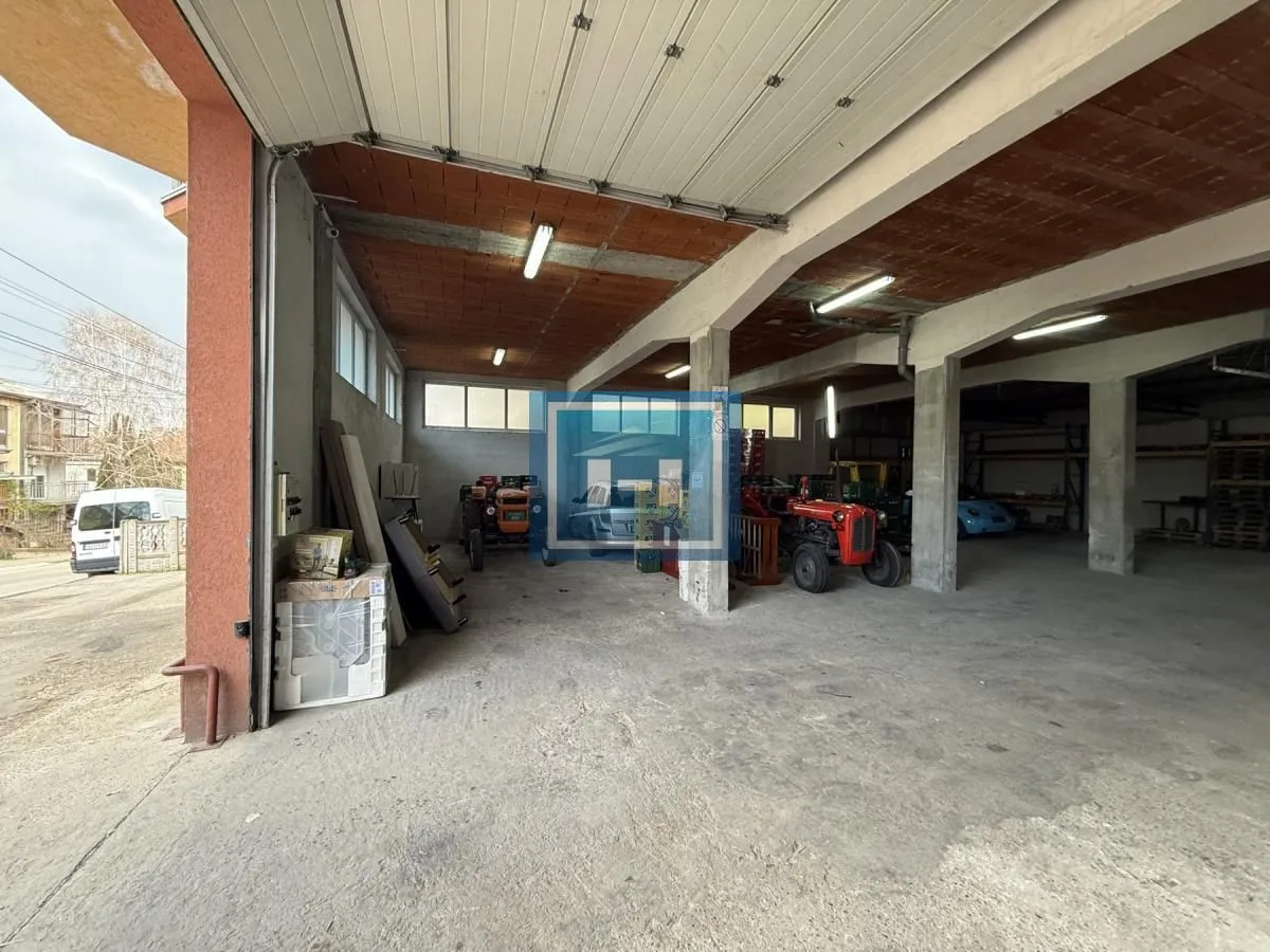 Rent, office space, 320m², Strelište, Jagodina