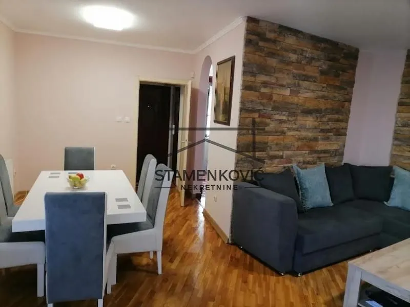 Prodaja, trosoban stan, 71m², Salajka, Novi Sad Sve Podlokacije