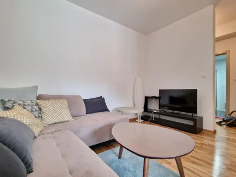 Izdavanje, jednosoban stan, 35m², Bečići, Budva - image 3