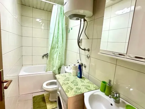 Izdavanje, garsonjera, 30m², Blok 9, Podgorica - image 5