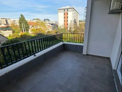 Izdavanje, jednosoban stan, 56m², Krivi Most, Podgorica - image 2