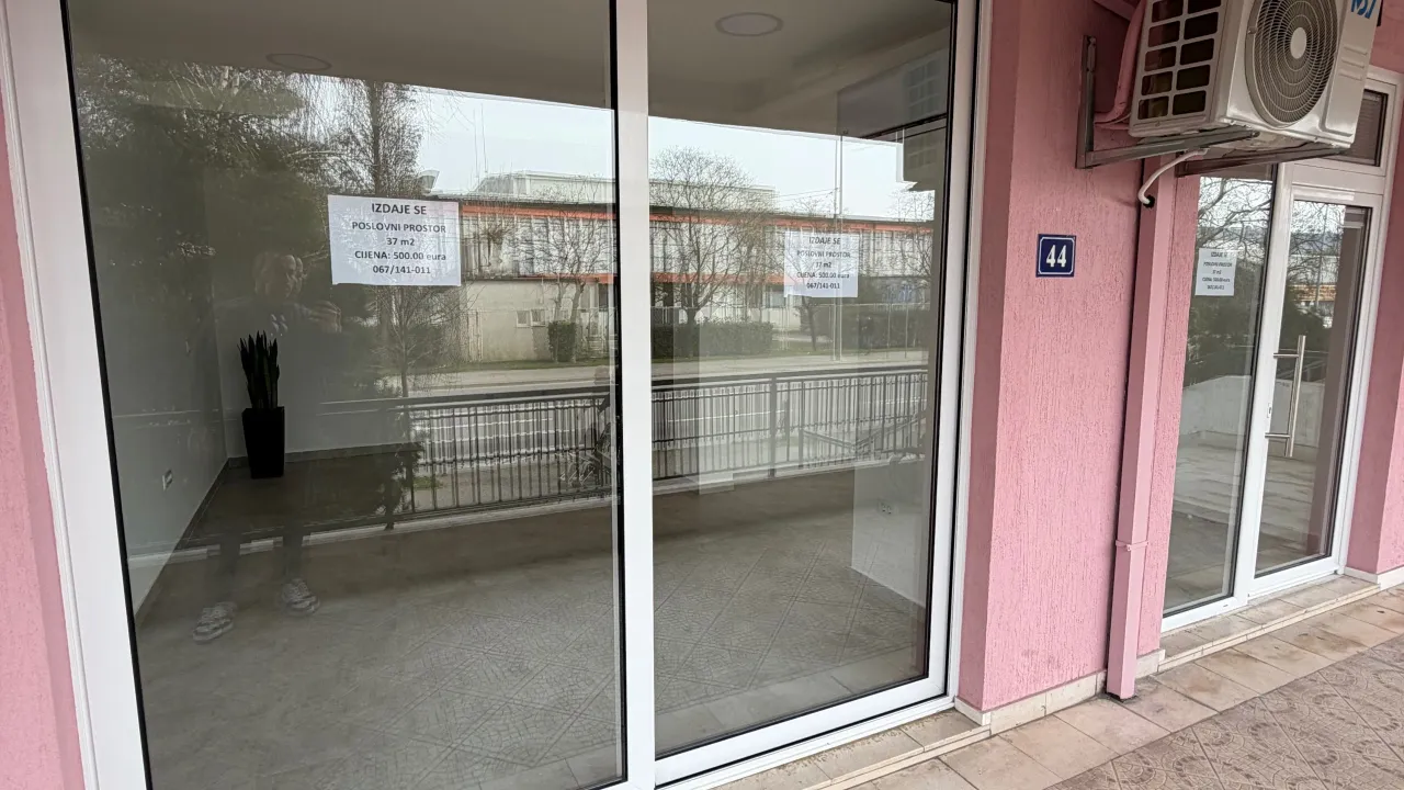 Rent, office space, 37m², Krivi Most, Podgorica