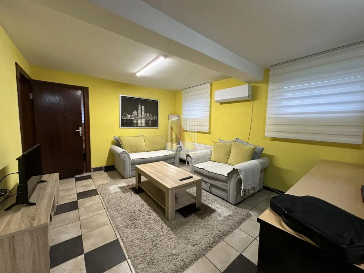 Prodaja, trosoban stan, 68m², Adamovićevo Naselje, Novi Sad Sve Podlokacije