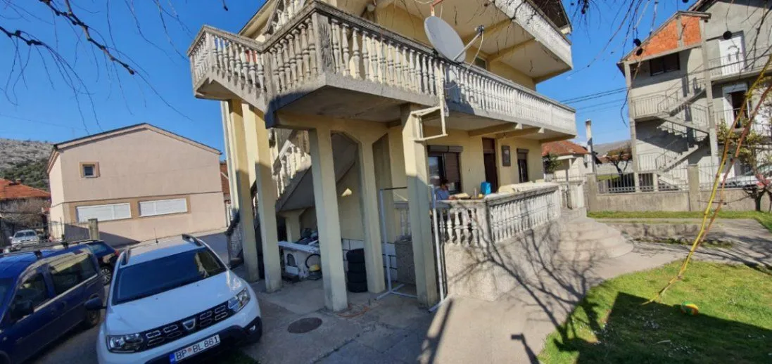 Prodaja, kuća, 270m², Tološi, Podgorica