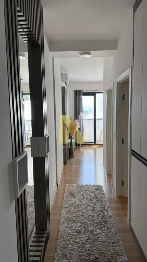 Izdavanje, dvosoban stan, 50m², Centar, Novi Sad