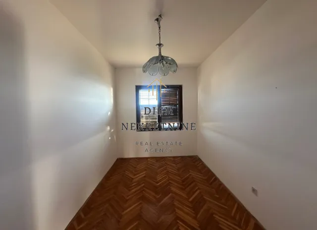 Sale, house, 270m², Šušanj, Bar