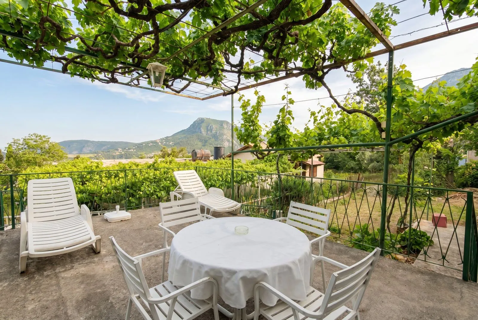 Prodaja, kuća, 77m², Sutomore, Bar