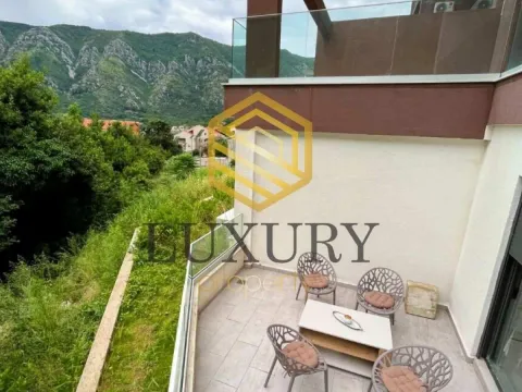 Rent, one bedroom apartment, 80m², Dobrota, Kotor - image 4