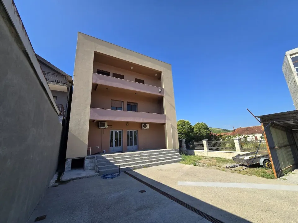 Rent, office space, 390m², Zabjelo, Podgorica