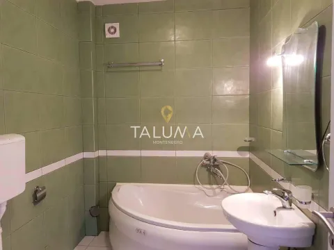 Izdavanje, dvosoban stan, 60m², Donja Gorica, Podgorica - image 4