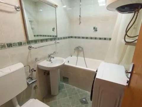 Prodaja, jednosoban stan, 40m², Stari Aerodrom, Podgorica - image 3