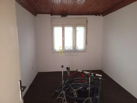 Sale, three bedroom apartment, 90m², Zagorič, Podgorica - image 9