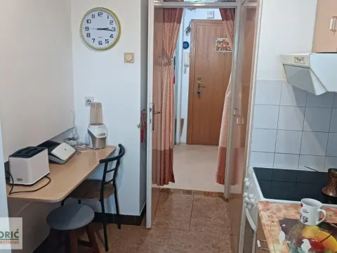 Prodaja, trosoban stan, 101m², Čukarica, Beograd - image 8