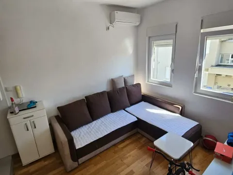 Rent, one bedroom apartment, 30m², Zabjelo, Podgorica - image 5