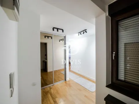 Izdavanje, trosoban stan, 111m², Vračar Hram, Vračar Sve Podlokacije - image 6