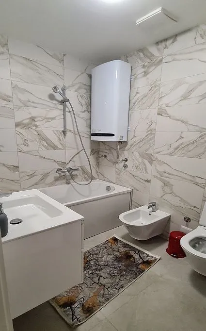 Izdavanje, trosoban stan, 74m², Novi Beograd Blok 65, Novi Beograd Sve Podlokacije