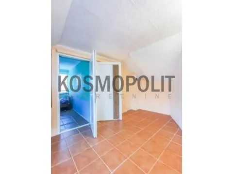 Prodaja, kuća, 172m², Zemun Ugrinovci, Zemun Sve Podlokacije - image 10