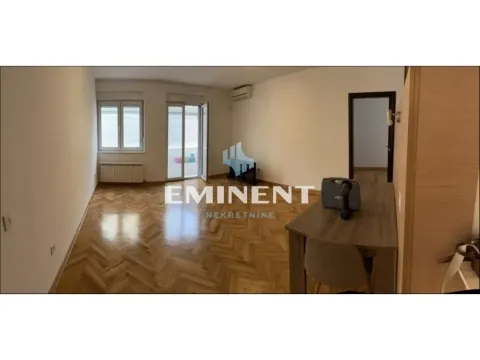 Izdavanje, stan, 80m², Vračar Sve Podlokacije, Beograd