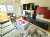 Izdavanje, jednosoban stan, 45m², City Kvart, Podgorica - image 1