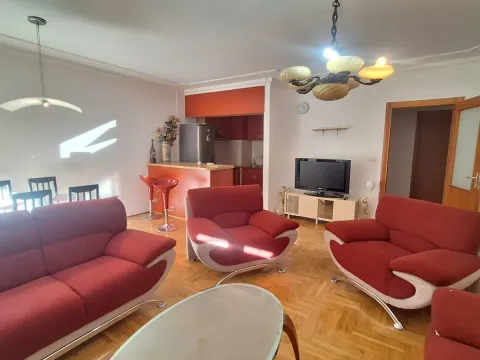 Sale, two bedroom apartment, 81m², Stari Aerodrom, Podgorica - image 2