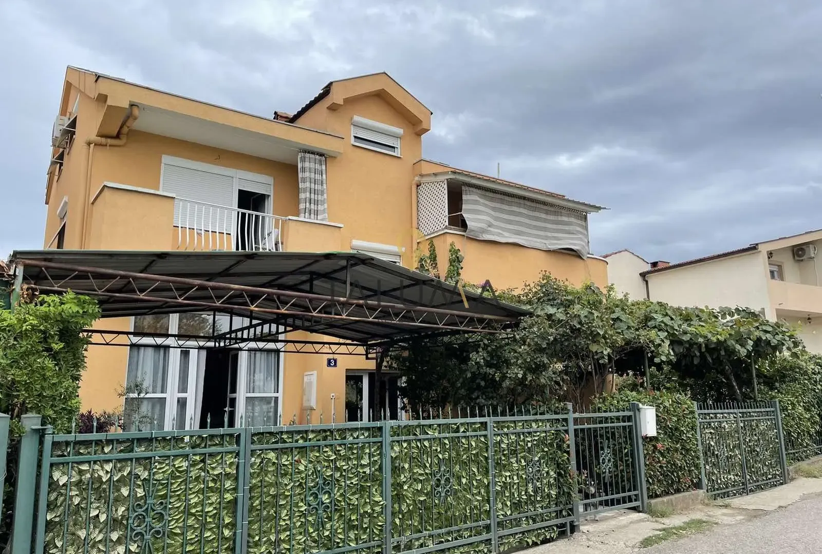 Prodaja, kuća, 240m², Zagorič, Podgorica