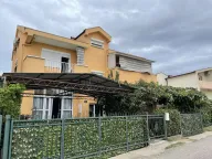 Prodaja, kuća, 240m², Zagorič, Podgorica - image 1