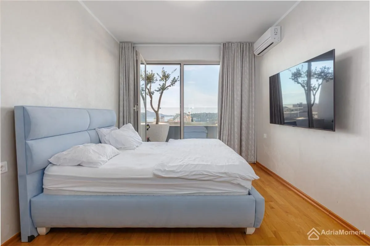 Sale, two bedroom apartment, 104m², Bečići, Budva