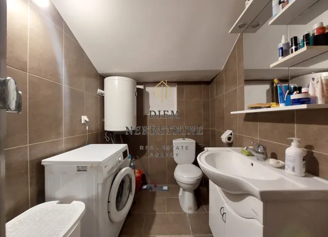 Prodaja, dvosoban stan, 62m², Dobrota, Kotor