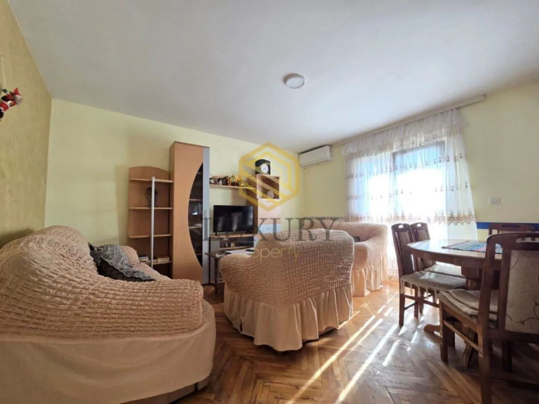 Rent, three bedroom apartment, 100m², Kakaricka Gora, Podgorica