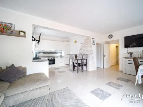 Sale, two bedroom apartment, 75m², Dobrota, Kotor - image 7