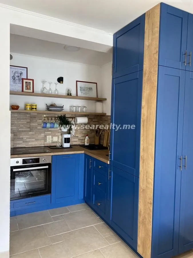 Izdavanje, kuća, 145m², Herceg Novi, Crna Gora
