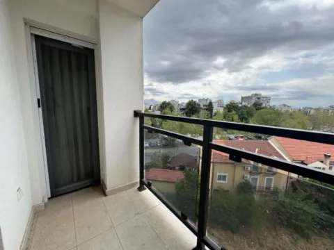 Izdavanje, dvosoban stan, 67m², Zabjelo, Podgorica - image 13