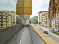 Izdavanje, dvosoban stan, 89m², Centar, Budva - image 11