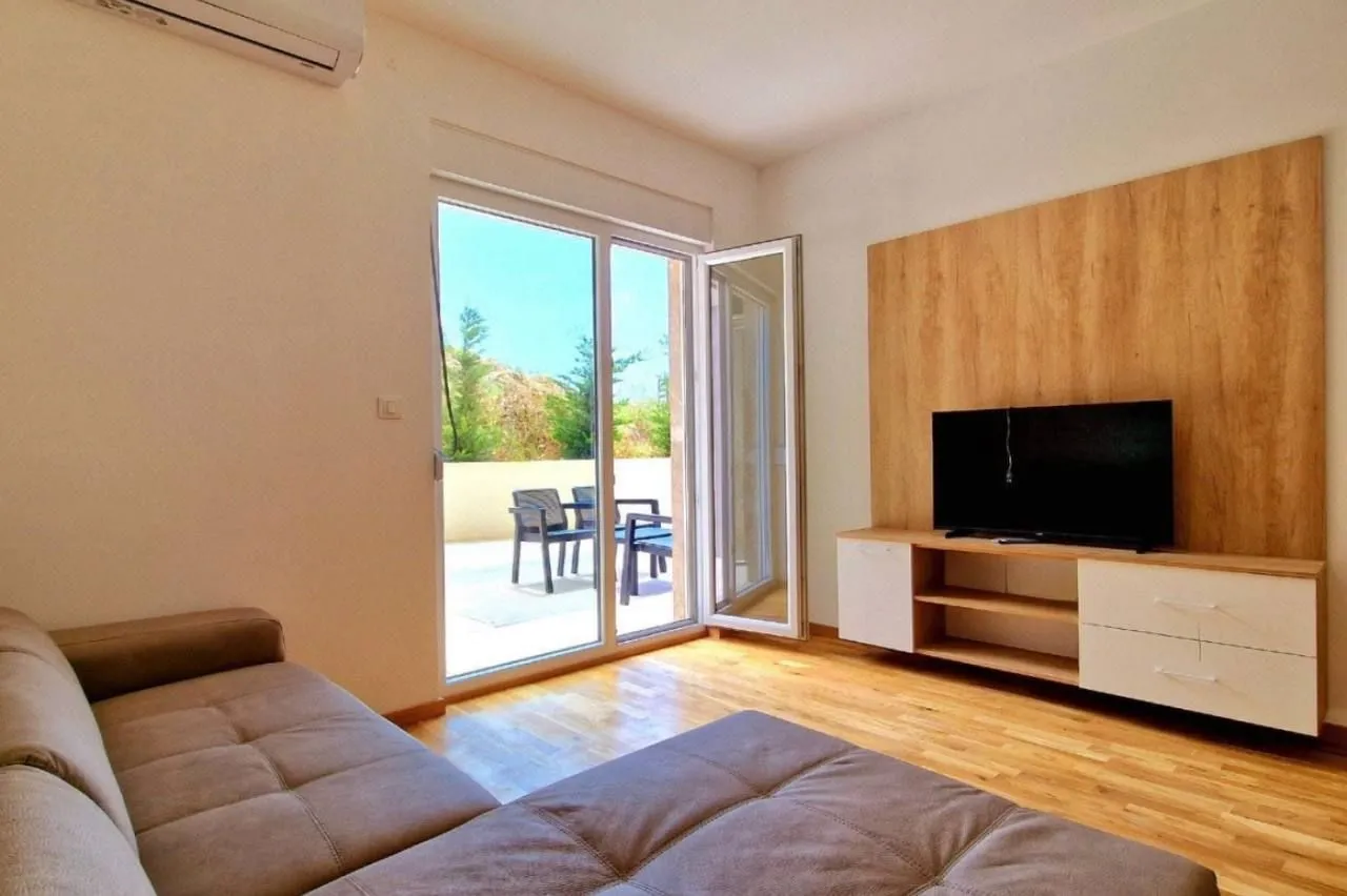 Sale, one bedroom apartment, 40m², Bečići, Budva