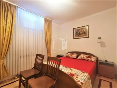Izdavanje, jednosoban stan, 50m², Centar, Podgorica - image 6